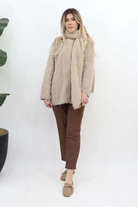 Şal Detaylı Tüylü Hırka - Bej